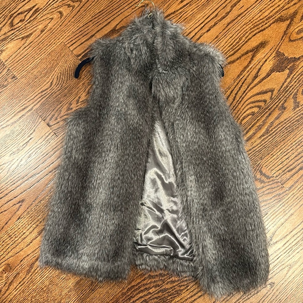 Brand new faux fur vest *missing tag*